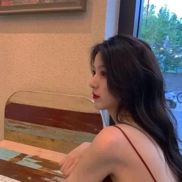 像恶魔的女人